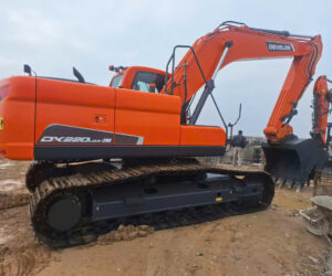 Máy xúc bánh xích Doosan DX220